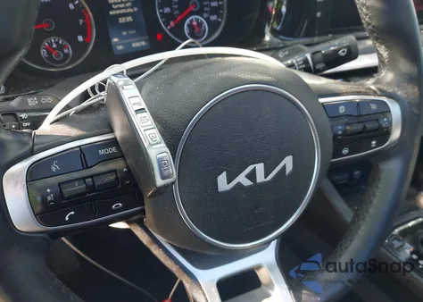 2022 Kia K5 Gt-Line z USA, uszkodzony, nr VIN 5XXG64J2XNG143550